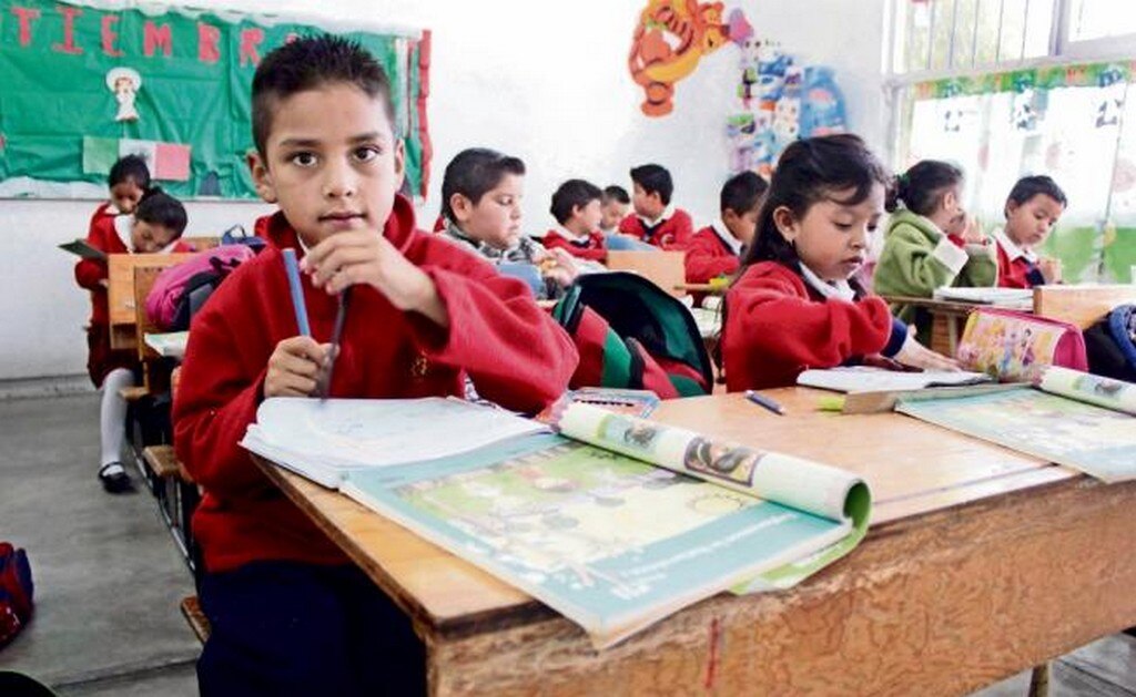 Las desventajas socioeconómicas y las barreras del idioma son los principales obstáculos que enfrentan los estudiantes inmigrantes, de acuerdo con la OCDE. (ARCHIVO EL UNIVERSAL