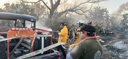 Incendio en Mexquitic bajo control, pero no extinguido; abren compuertas de presa