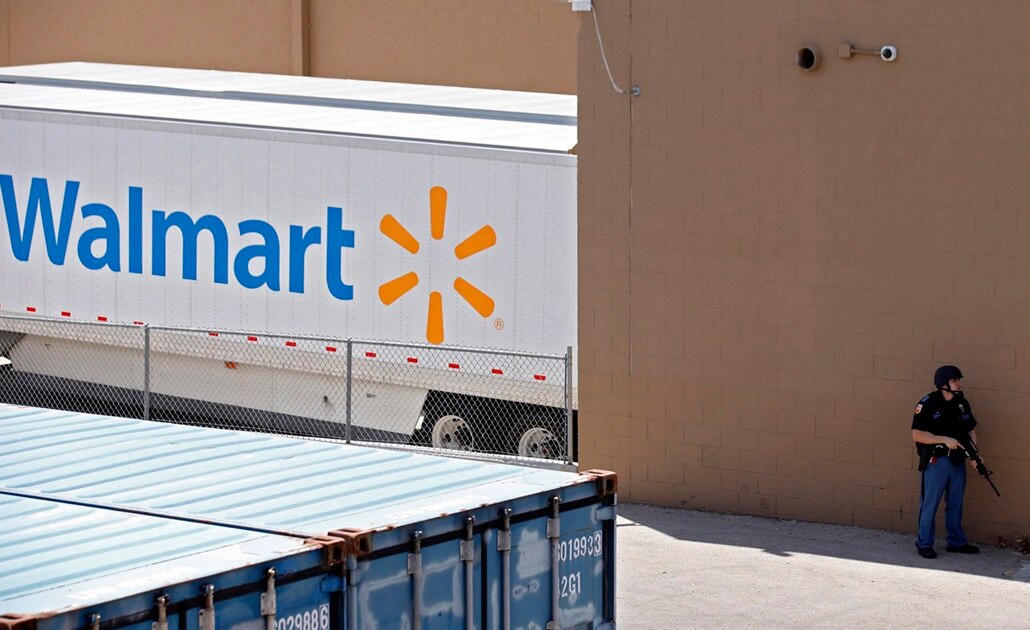 Prohíbe Walmart venta de municiones de arma corta tras tiroteos en EU