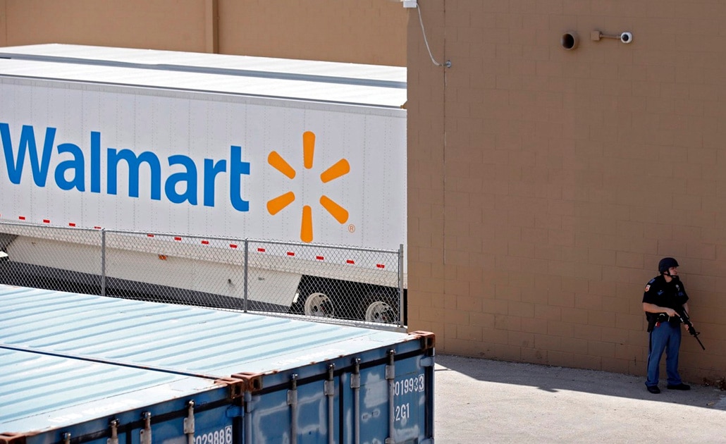 Prohíbe Walmart venta de municiones de arma corta tras tiroteos en EU