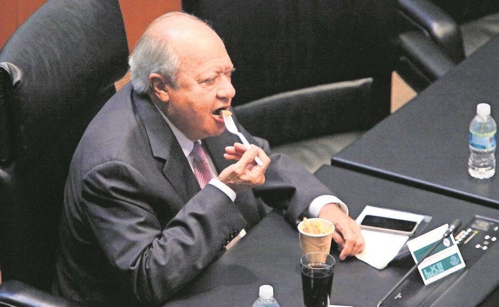 ¿Quién es Carlos Romero Deschamps, el líder del sindicato de Pemex?