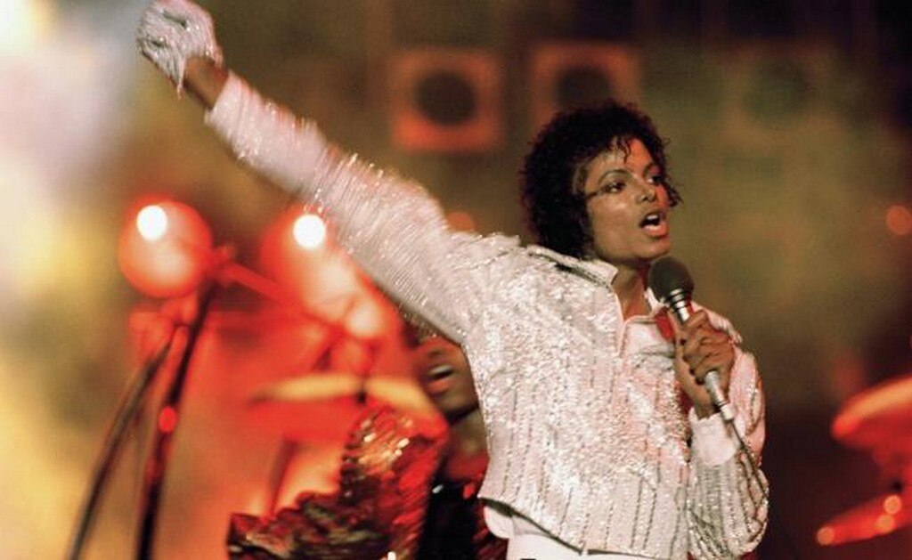 Subastarán chaqueta de la gira "Bad" de Michael Jackson