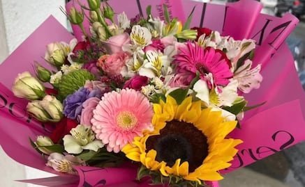 Ramos de flores alcanzan hasta 900 pesos en SLP en el marco del Día del Amor y la Amistad