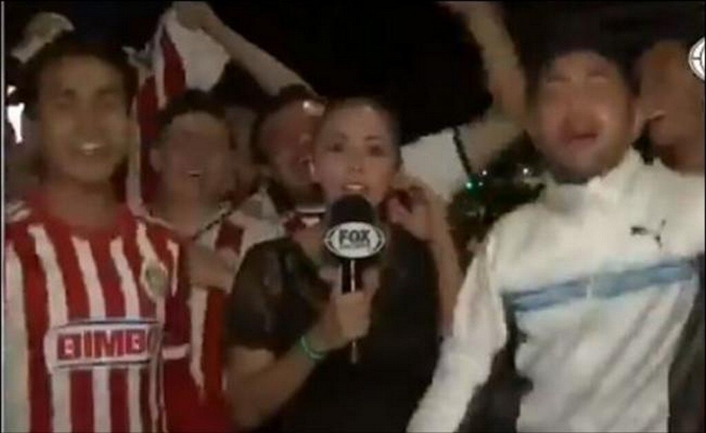 Reportera sufre acoso en festejo de Chivas