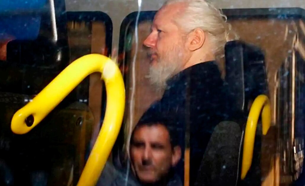 Anonymous exige liberación de Julian Assange