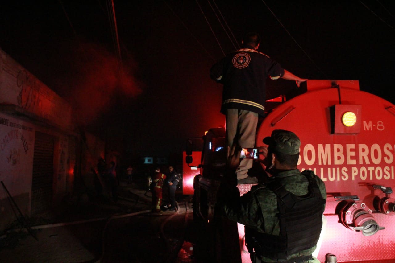 Atienden bomberos 49 servicios en Año Nuevo