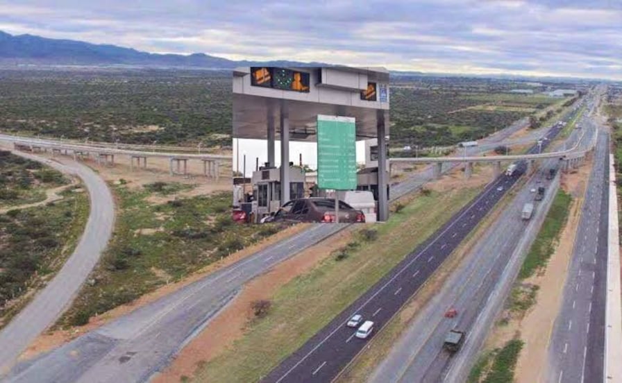 Transportistas alertan por desgaste en carreteras en la Huasteca potosina