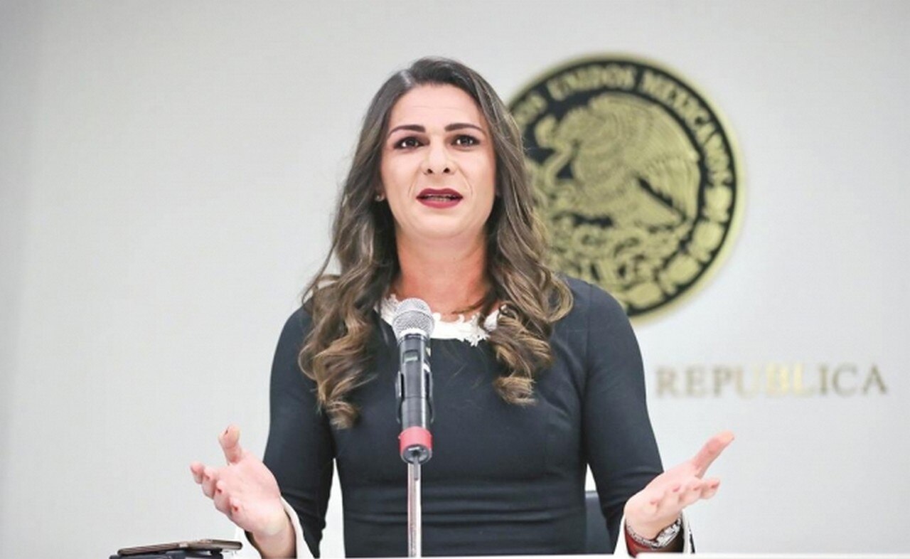 Ana Guevara gana más que AMLO