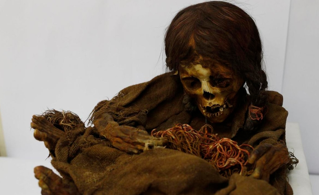 Tras 129 años, momia de una niña inca vuelve a su casa