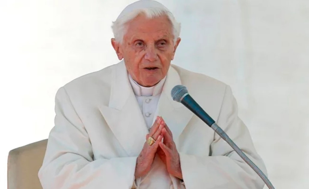 Benedicto XVI pide que retiren su nombre de libro sobre el celibato