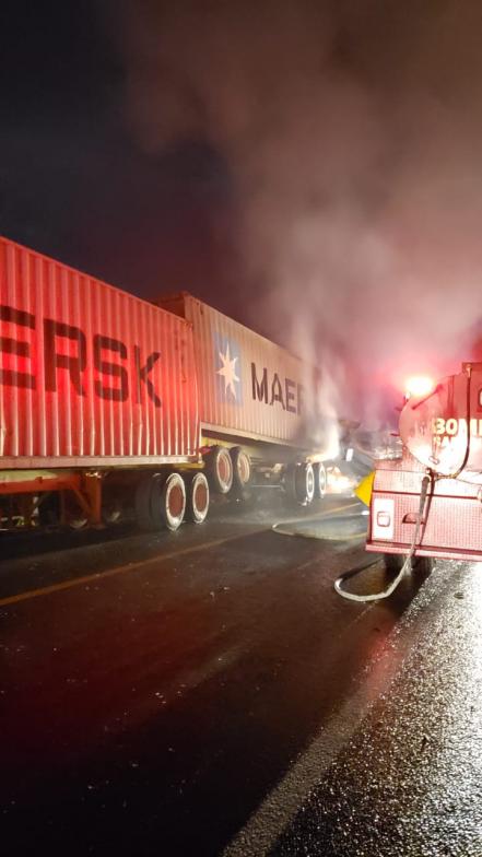 Incendio en Libramiento Poniente, un muerto 