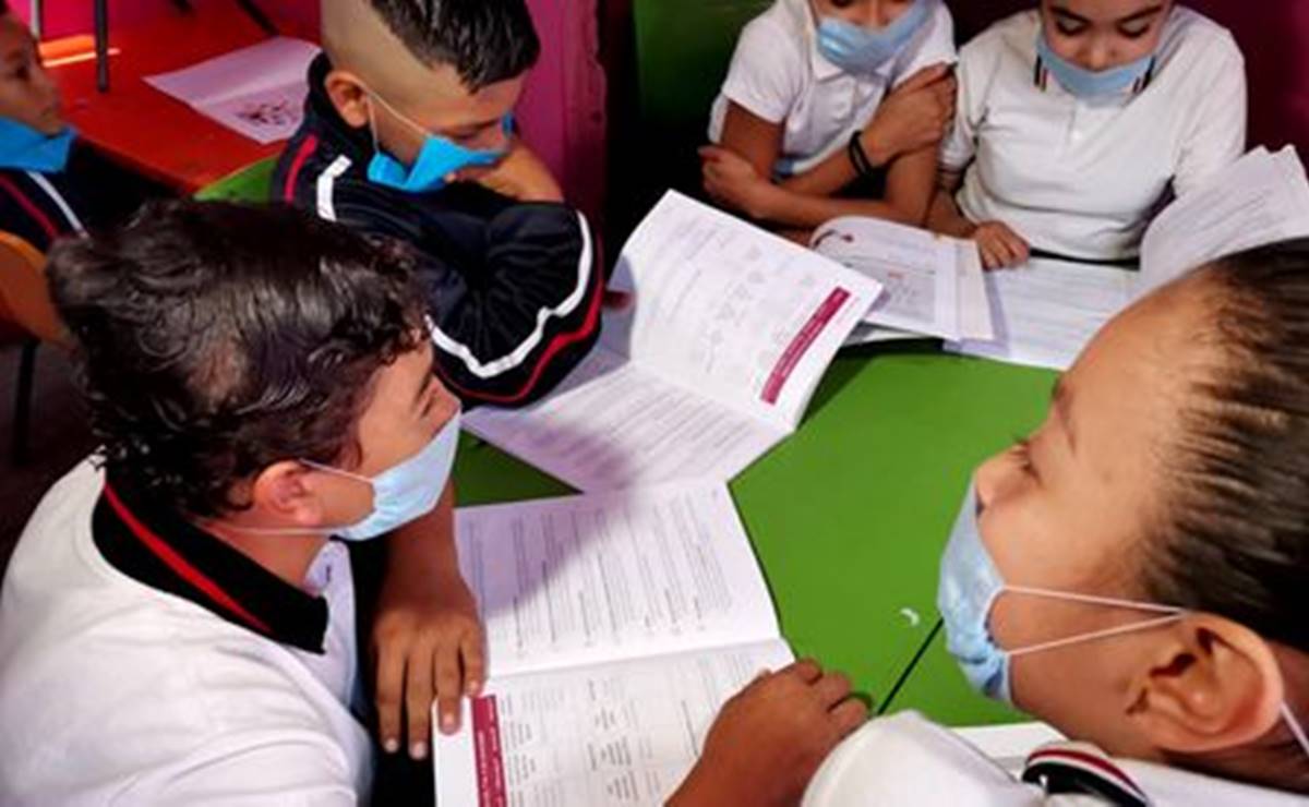 Tras vacaciones decembrinas y con alegría, 560 mil alumnos regresaron a clases en SLP