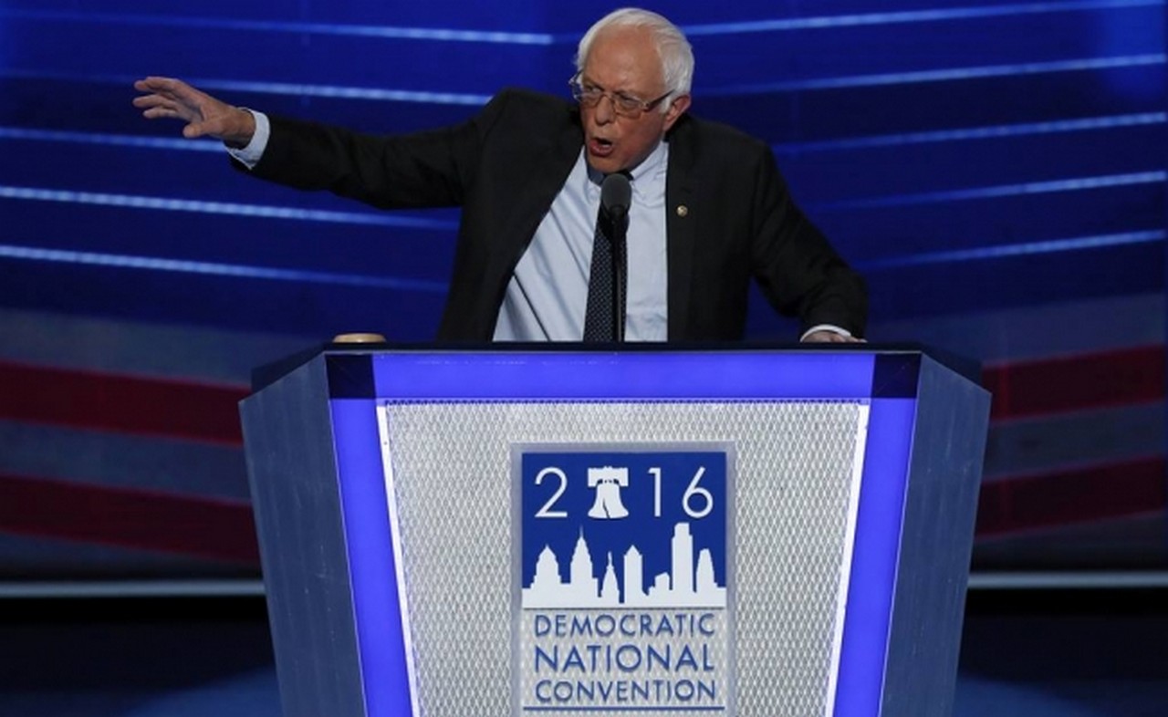 Trump le desea buena suerte a "Bernie" tras anunciar candidatura