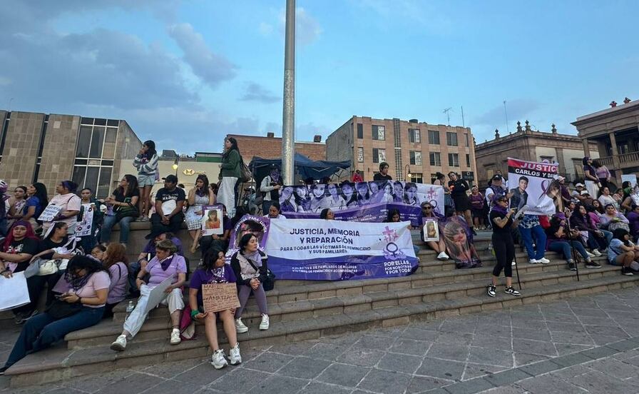 Salvo algunos daños materiales, marcha por el 8M en San Luis fue pacífica: Protección Civil 