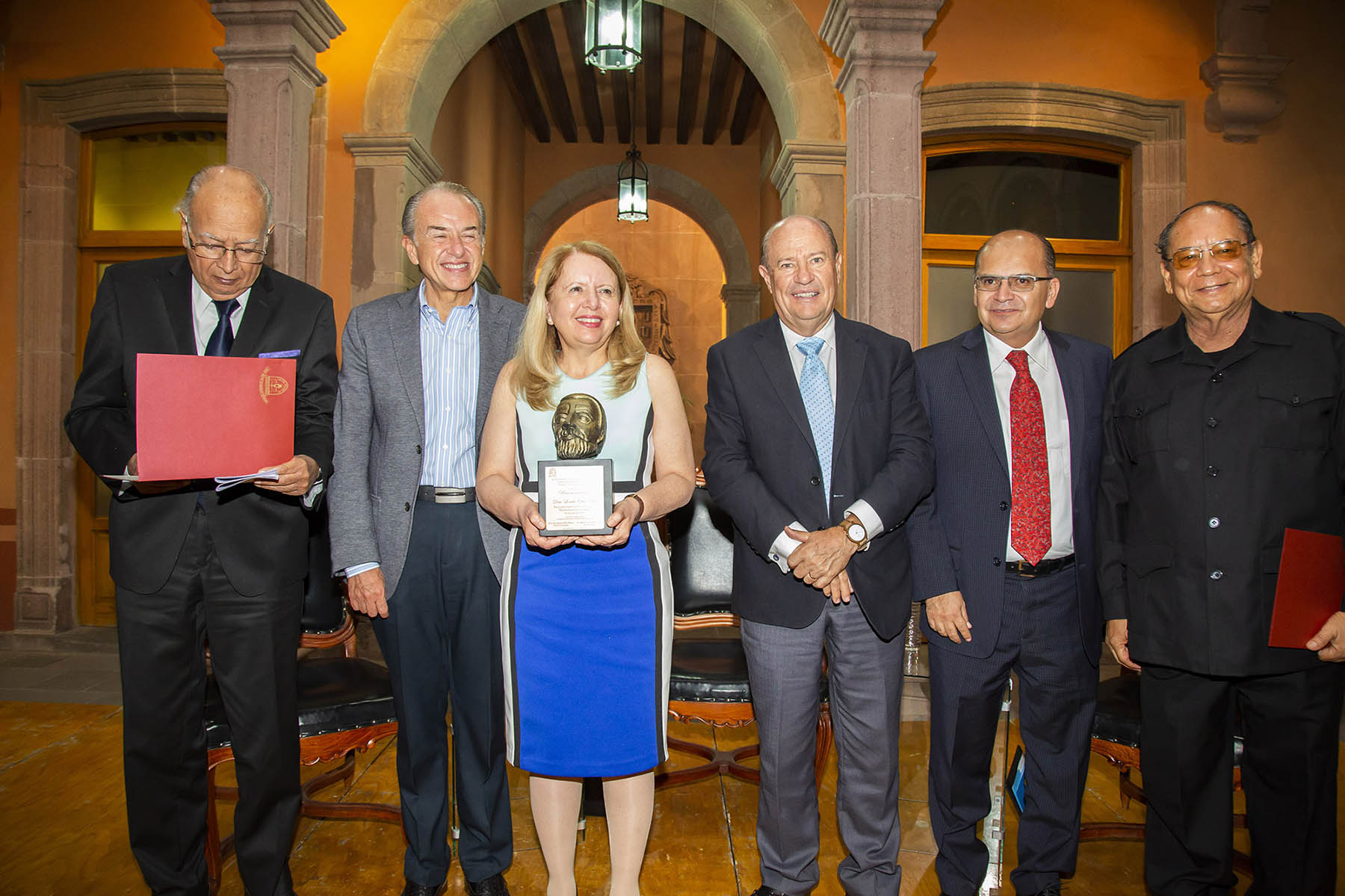 UASLP presentó libro Derecho Internacional Público