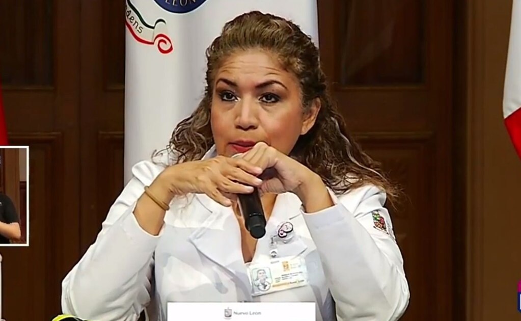 Maestra denuncia que le pincharon el brazo sin aplicarle la vacuna en NL; IMSS investiga caso 