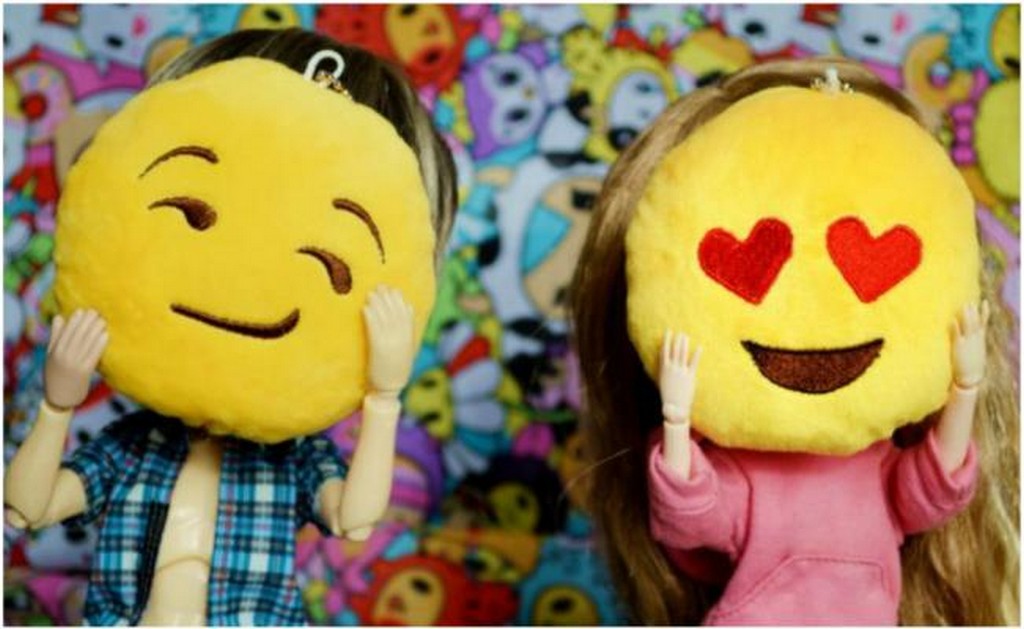 Los emojis incluso crean innovadoras maneras de expresión como los “poemojis”, una nueva forma poética en la que se combinan con palabras