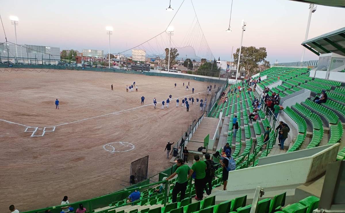 Cancelan partidos de beisbol en estadio 20 de noviembre por pésimas condiciones del campo