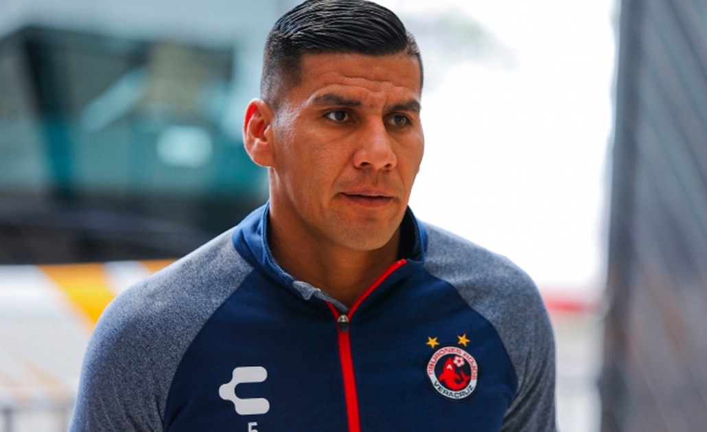 Carlos Salcido anuncia su retiro