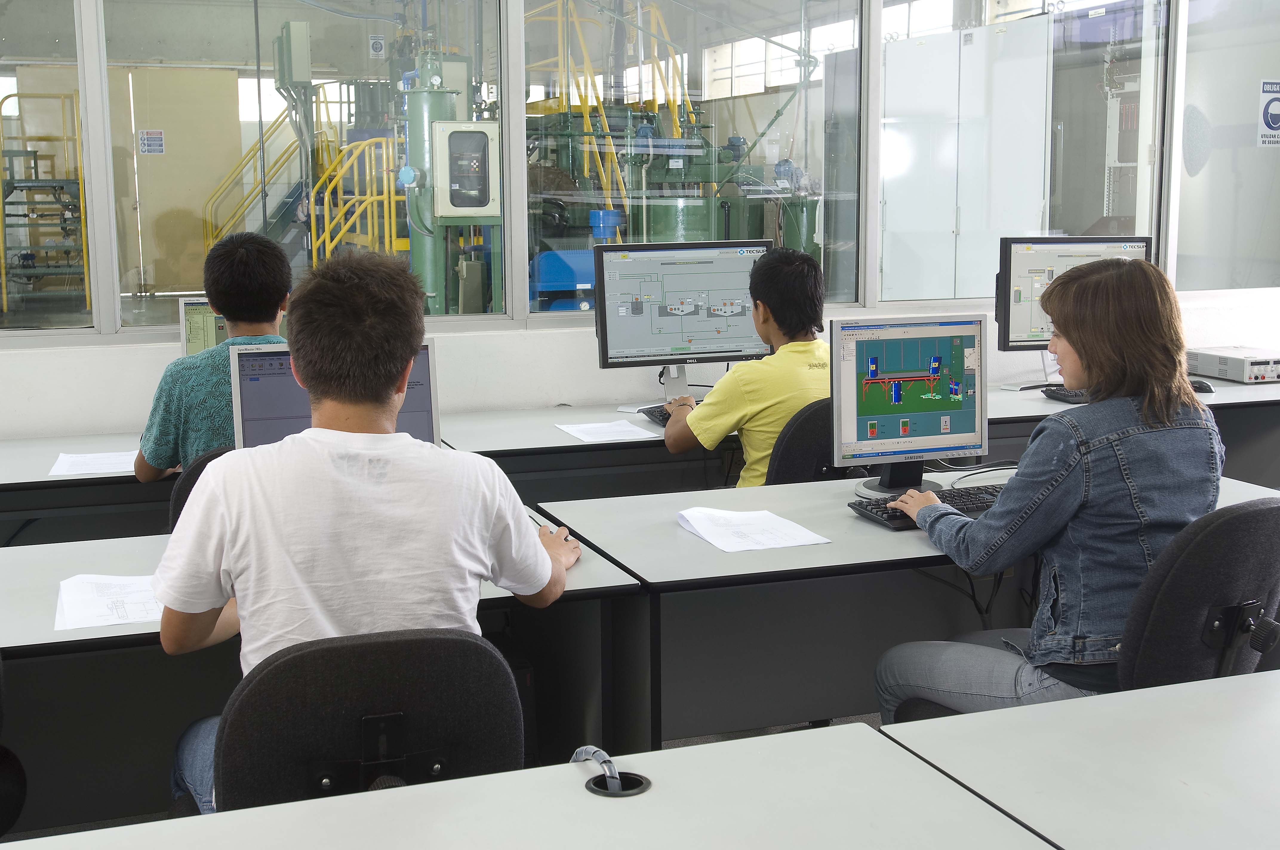 Crece demanda de carreras industriales en SLP