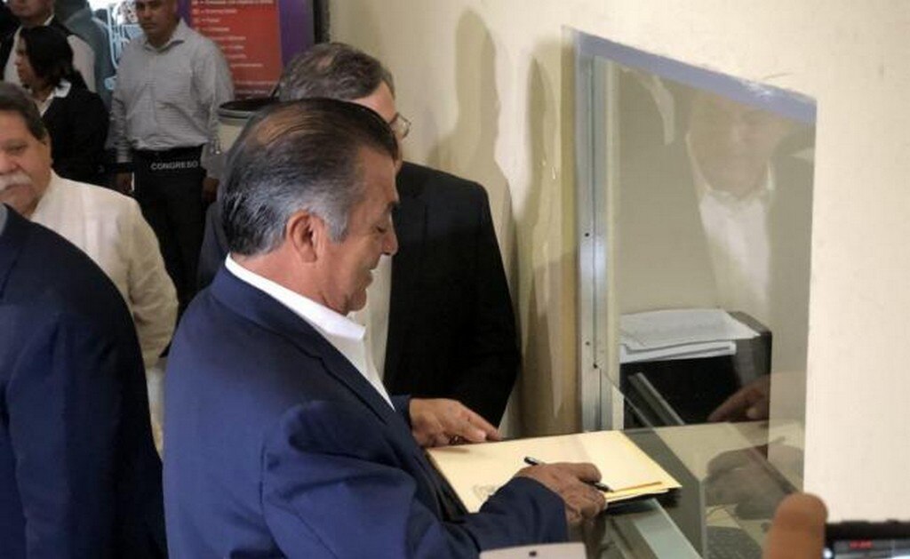 “El Bronco” notifica al Congreso de Nuevo León su regreso a la gubernatura