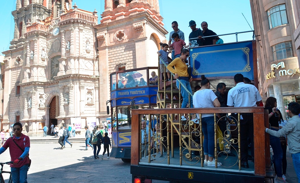 Canirac manifiesta rechazo a propuesta para desaparecer fines de semana largos