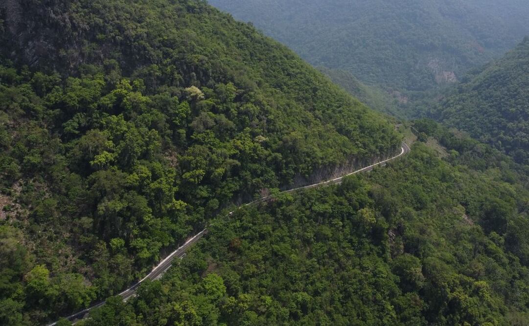 El camino Escalanar - Zacayo en Matlapa detonará el desarrollo económico en la Huasteca, aseguró el gobernador Ricardo Gallardo. Foto: Especial