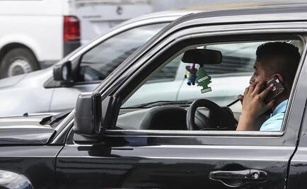 Automovilistas avalan incremento en multas por uso del celular al conducir