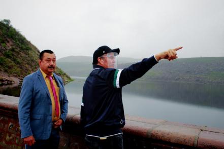 Supervisa Congreso de SLP limpieza de lirio acuático en Presa San José