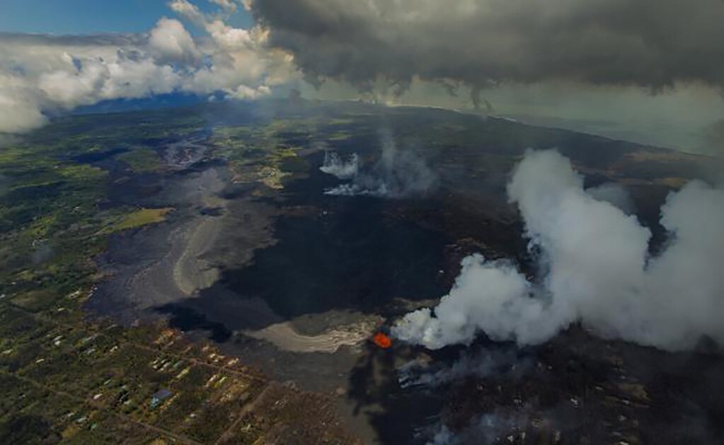 Lava del volcán Kilauea evapora el lago más grande de Hawái