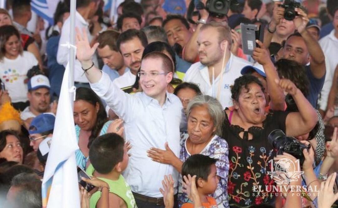En su gira por Veracruz, el candidato del PAN, PRD y MC, Ricardo Anaya, habló de la seguridad en el estado y la ineficacia de las policías del país. Foto: ARIEL OJEDA. EL UNIVERSAL