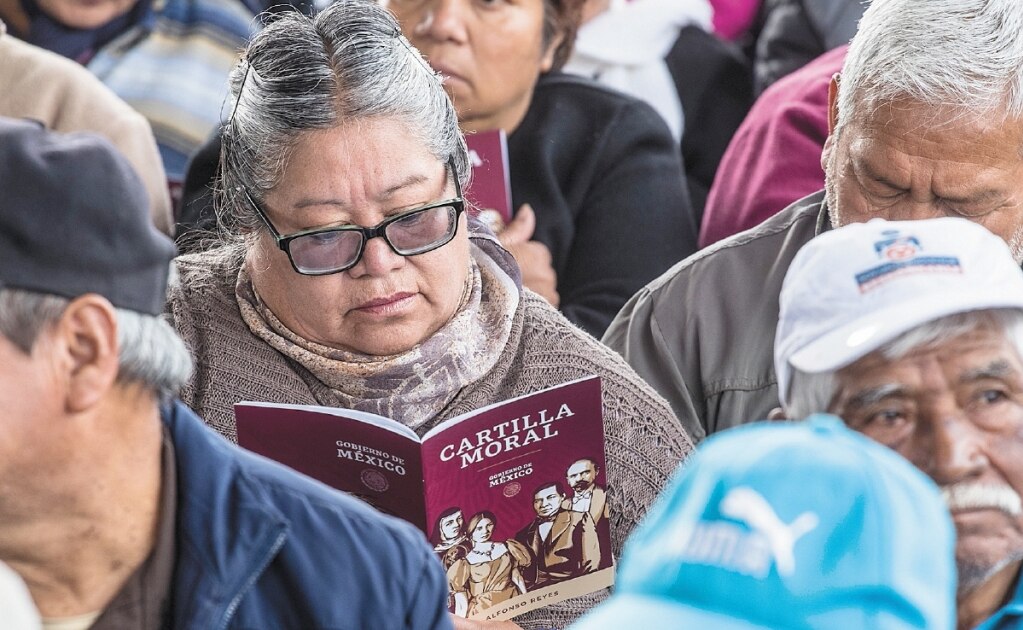 "Reparto de Cartilla Moral en iglesias vulnera laicidad”