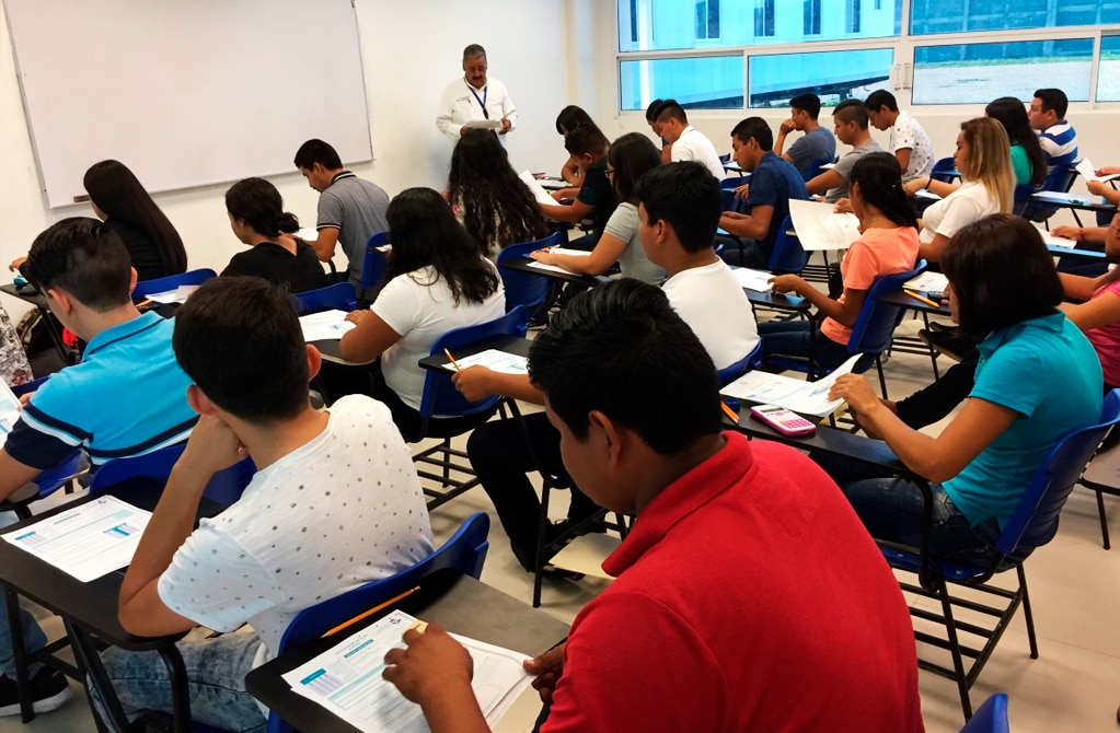 6 de cada 100 que inician educación terminan estudios de especialidad