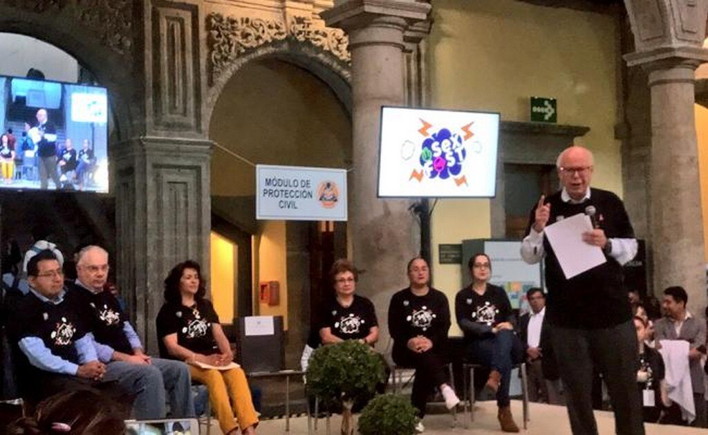 Narro Robles puso en marcha el Sex Fest 2018 en el Palacio de la Antigua Escuela de Medicina. Foto: @JoseNarroR