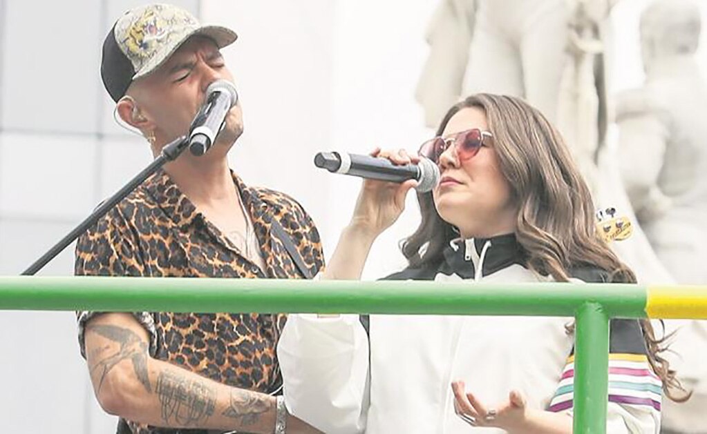 El dueto ofreció un breve show antes del desfile. (GERMÁN ESPINOSA. EL UNIVERSAL)