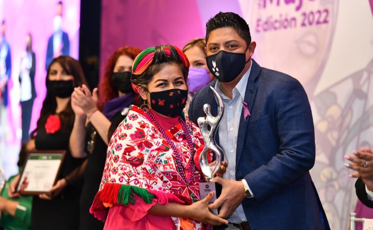 "Las mujeres son la fuerza y orgullo de San Luis Potosí", destaca Gallardo; entrega preseas la Potosina del Año