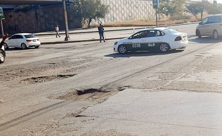 Arranca gobernador de SLP rehabilitación de laterales de la Carretera 57; obra "causará algunas molestias", dice y pide paciencia