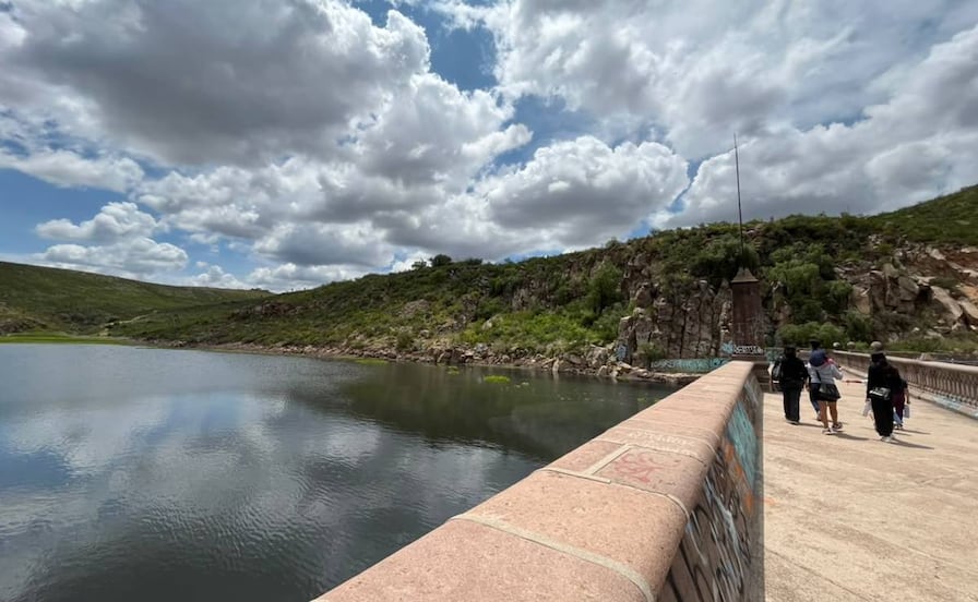 "Se quedó sin vida" la Presa San José; hoy luce en abandono el que un día fue el punto de encuentro familiar de SLP