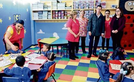 Peña Nieto recorre estancia infantil de Sedesol y del DIF