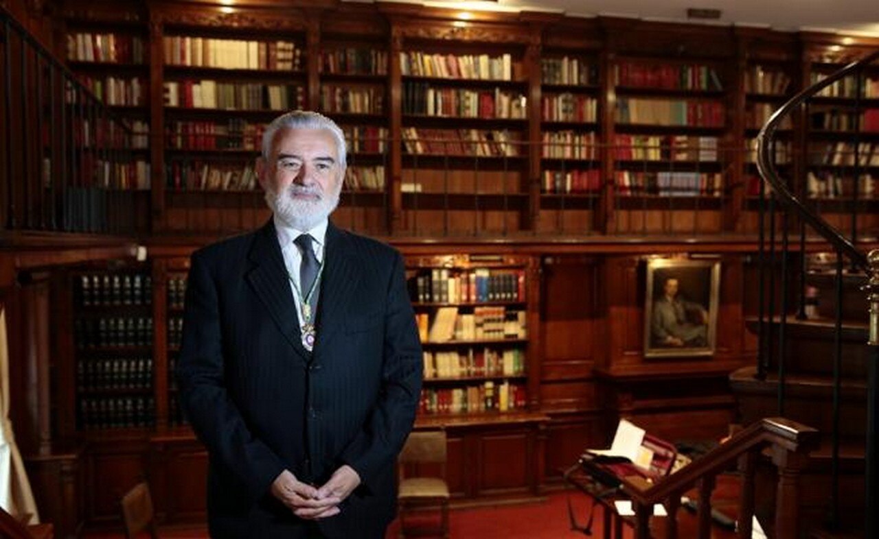  La RAE tendrá mañana un nuevo director