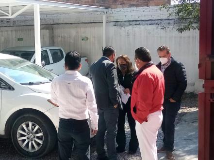 Denuncian trabajadores despidos injustificados en CEA; viola la ley, dicen 