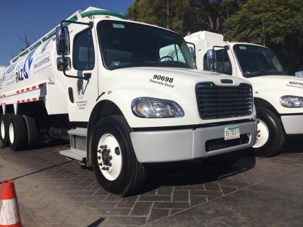 Entrega Ayuntamiento de SLP 28 pipas para suministro de agua