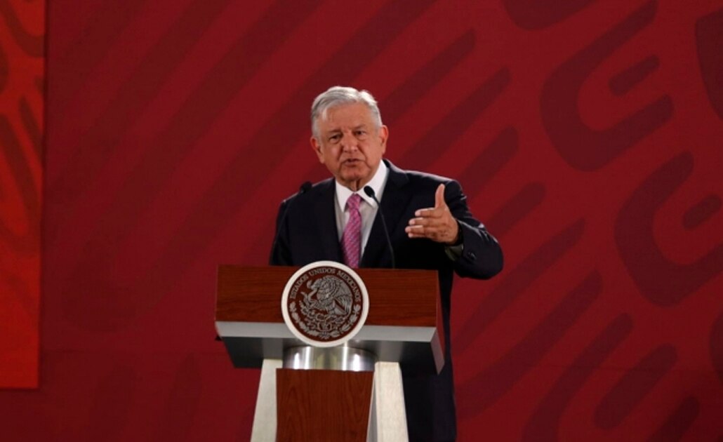 Juan Gabriel vive por sus canciones: AMLO