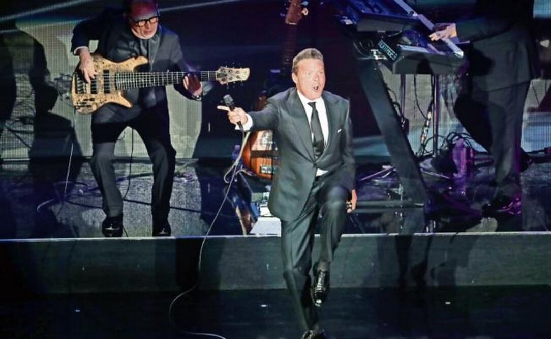 El intérprete ofreció el primero de los 12 conciertos que se vivirán en el Auditorio (JUAN CARLOS REYES. EL UNIVERSAL)