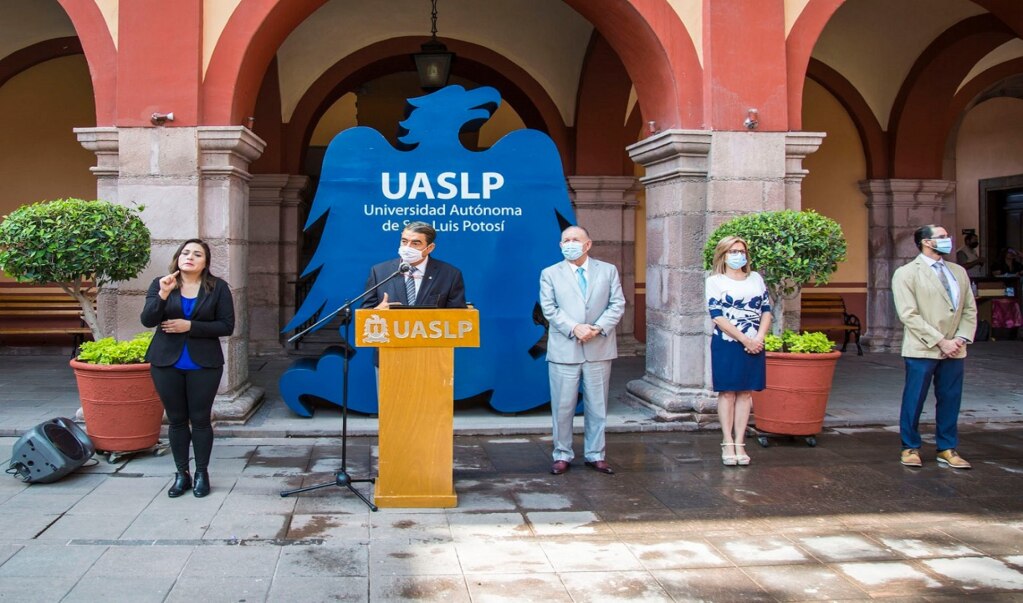 Presenta rector de la UASLP a tres nuevos funcionarios que serán parte de la administración central