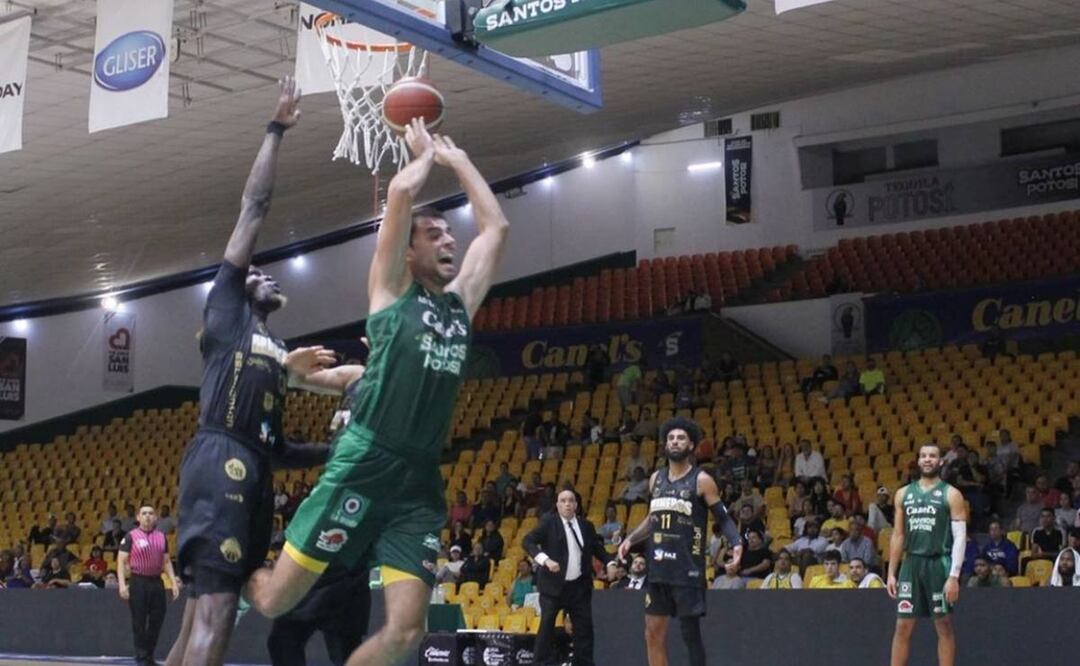 En casa Santos del Potosí arrasa con los Mineros. Foto: Especial
