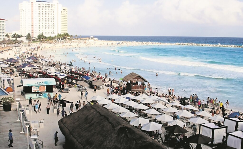 Disminuye en 7 años llegada de turistas internacionales a Cancún