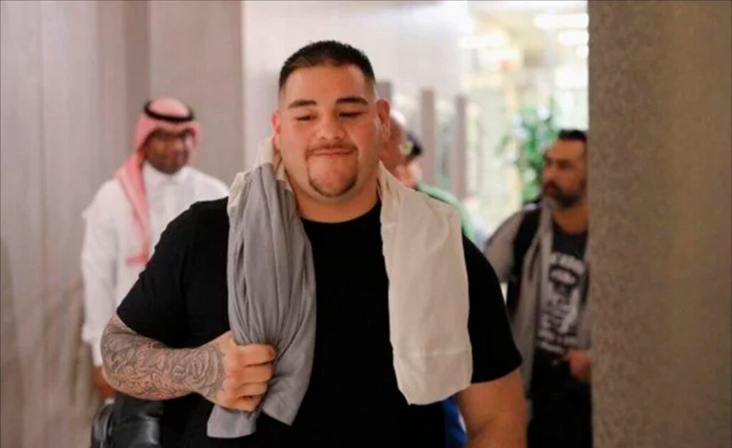 Andy Ruiz aterriza en Arabia Saudita para su histórica pelea