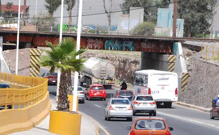 Hallan cuerpo de hombre colgado de un puente en la carretera Rioverde en San Luis
