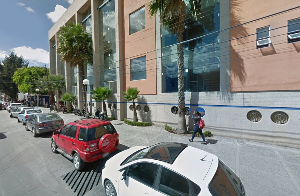 Avanza proyecto de estacionamiento para Contaduría y Administración de la UASLP